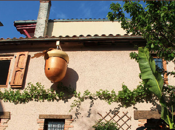 ruche apiago installée en hauteur